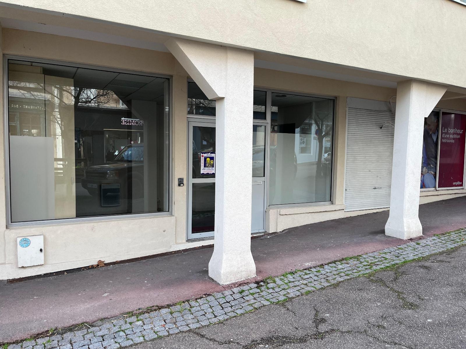Local commercial 35 m² · à Annonay · 35 m² · 990 €/mois