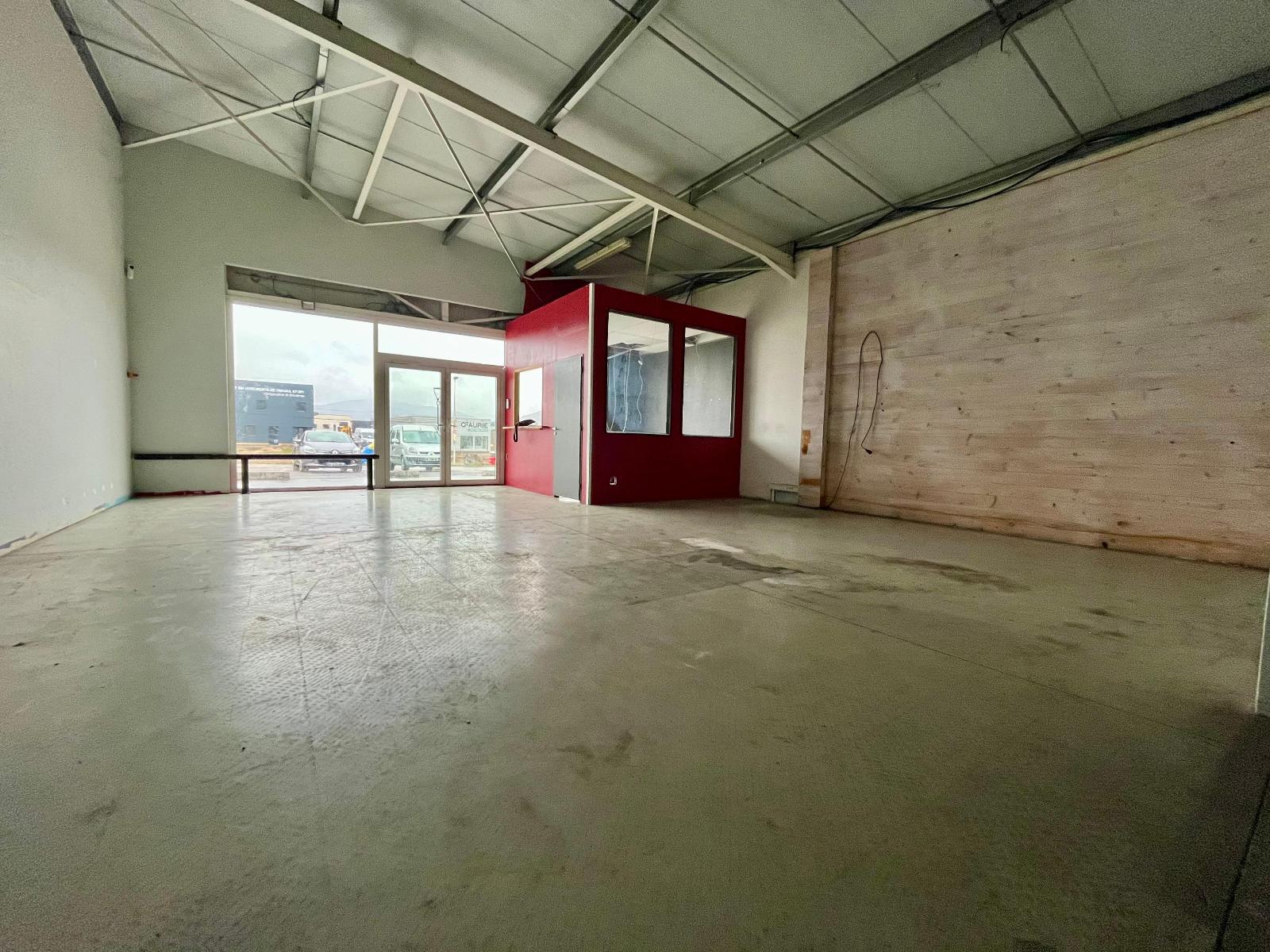 Local commercial 210 m² · à St Clair · 210 m² · 1 600 €/mois