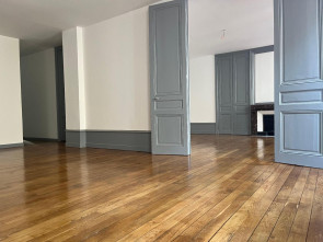 Appartement rénové en Location à Annonay / 4 pièces 126m2